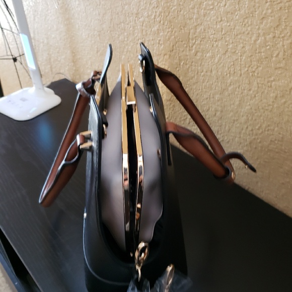 Handbag - Picture 4 of 5